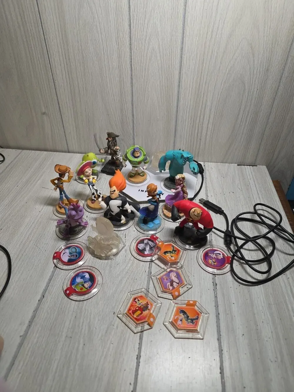 DISNEY INFINITY Figures Lot Character Power Discs Portal Base Everything Pict
